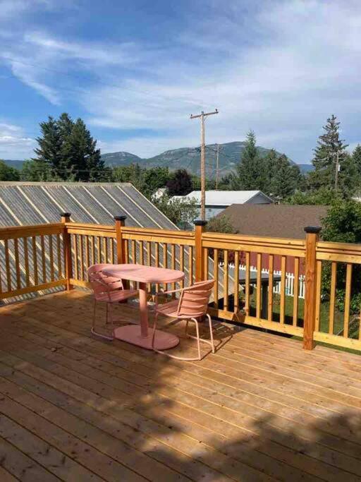 Apartment Victorian Guest Getaway-20mins To Glacier National Park-10mins To Airport! Columbia Falls