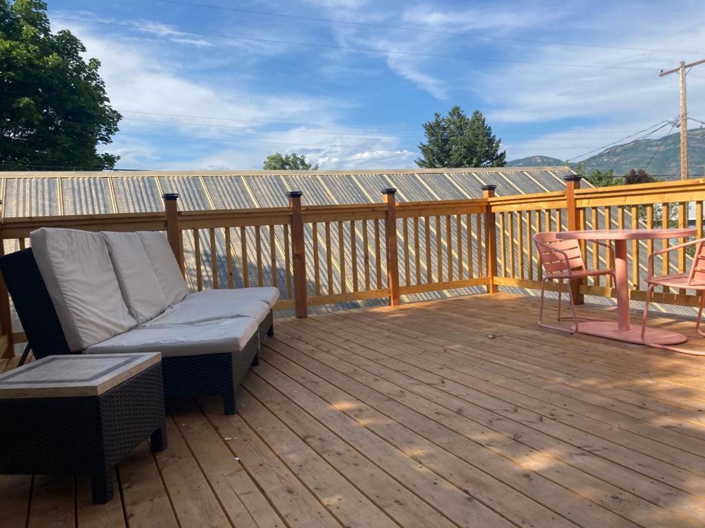 Victorian Guest Getaway-20mins To Glacier National Park-10mins To Airport! Columbia Falls